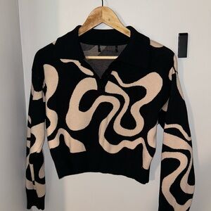 Cider Size Large cropped colored -3 button sweater 🌺